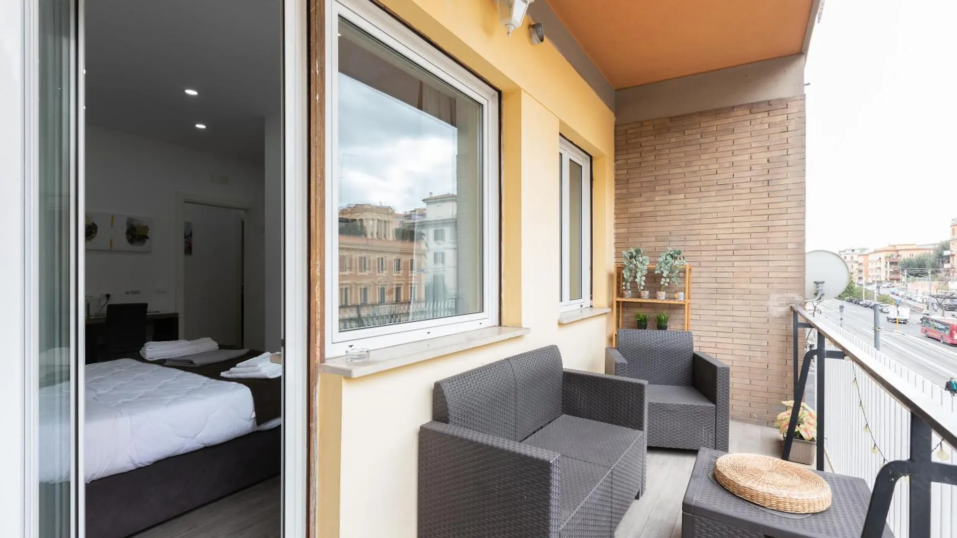 247 Luxury Rooms Trastevere Roma 2*,  Italia
