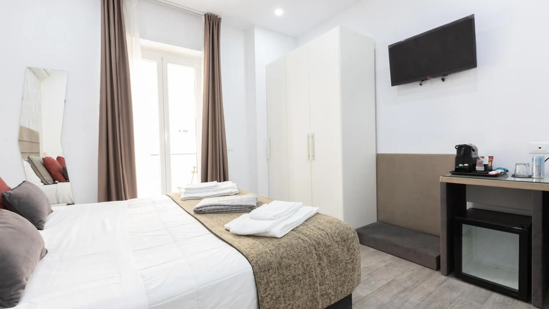 247 Luxury Rooms Trastevere Roma 2*,