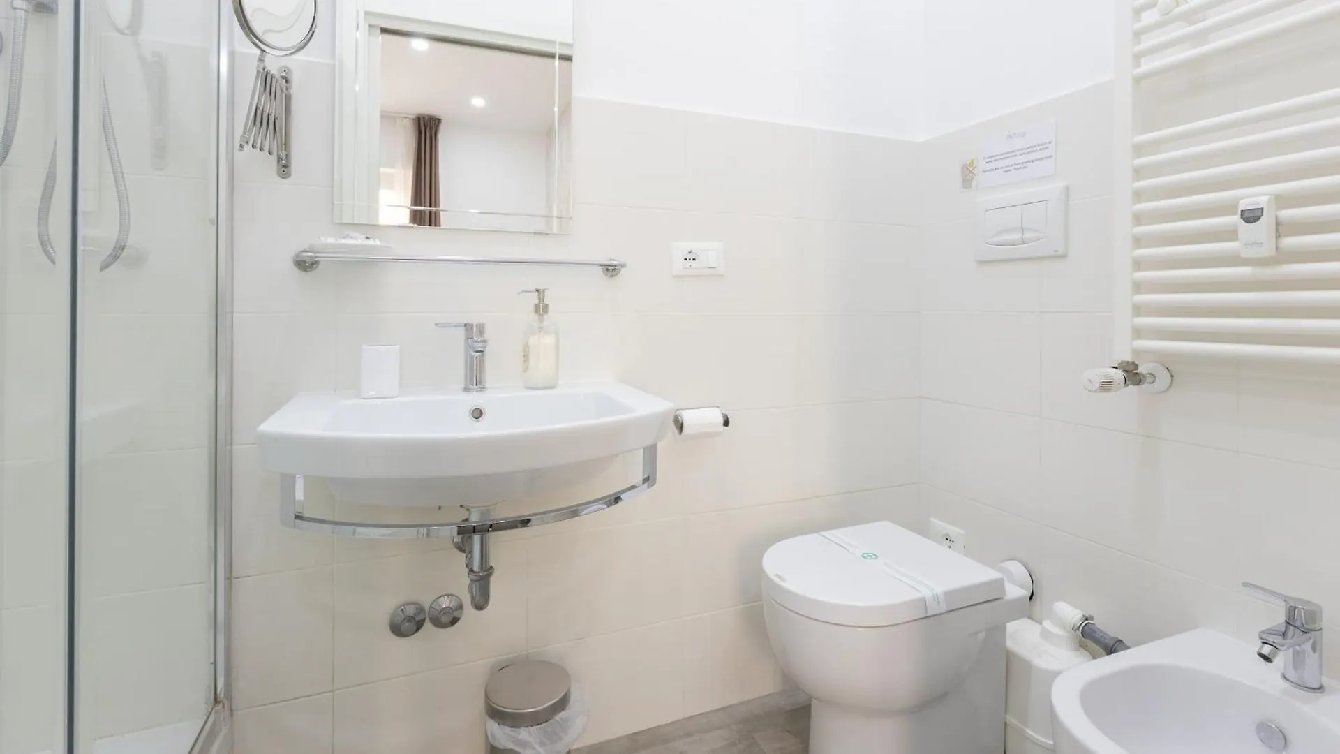 247 Luxury Rooms Trastevere Roma 2*,  Italia