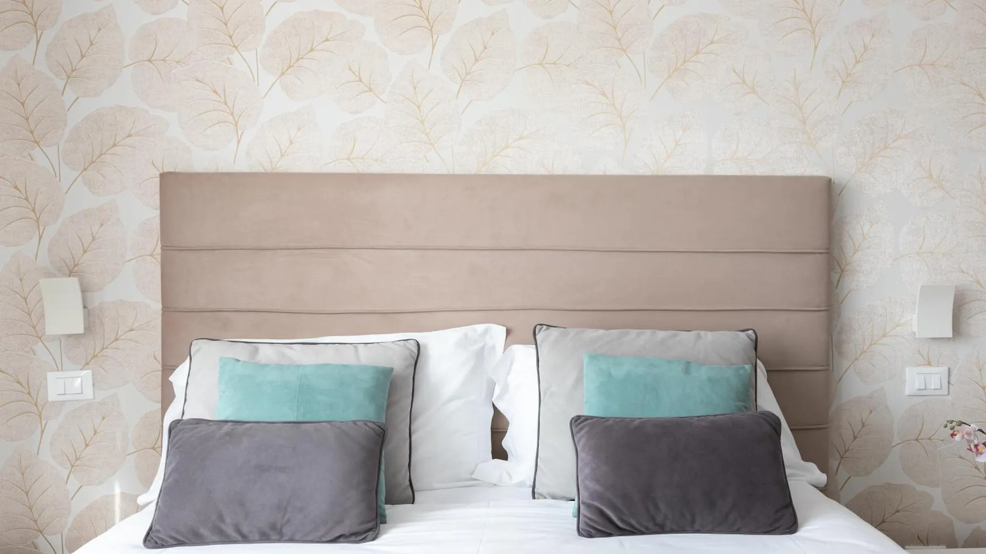 247 Luxury Rooms Trastevere Rome 2*,