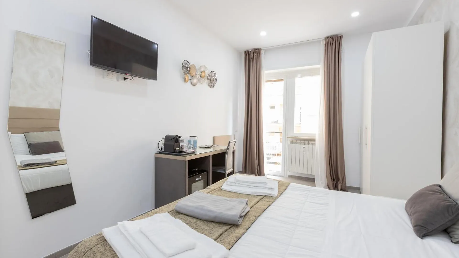 ** Guest house 247 Luxury Rooms Trastevere Rome Italy